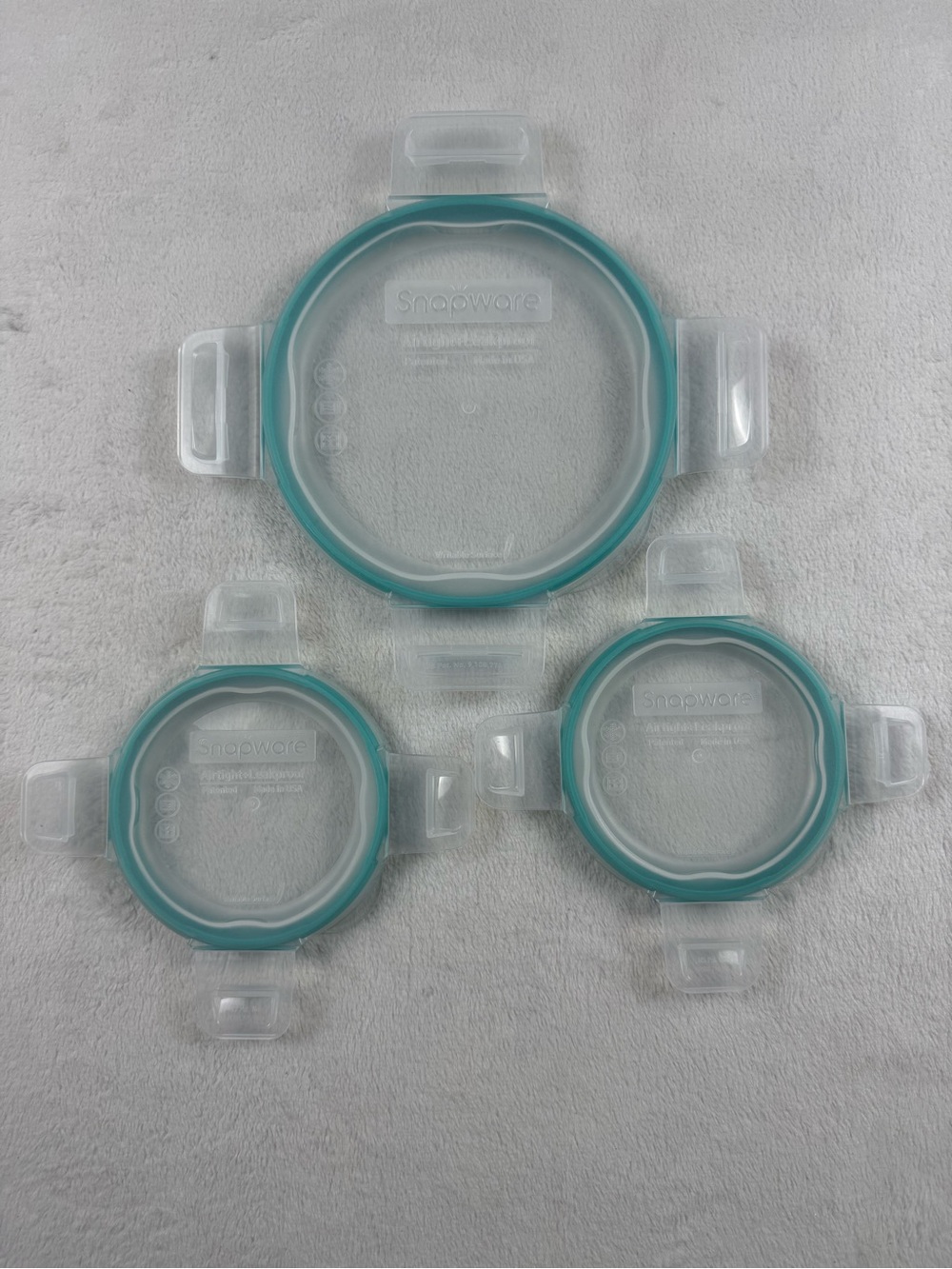 SnapWare Lid replacement for 1 & 4 cup round for Pyrex glass container set of 3